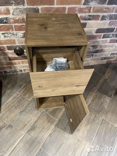 Тумбочка для ванной подвесная