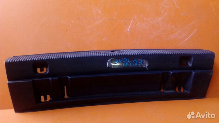 Накладка замка багажника на Audi Q3