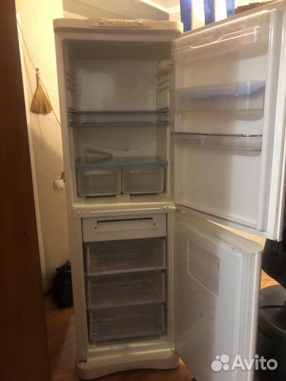Холодильник бу рабочий, стоят германские Индезит