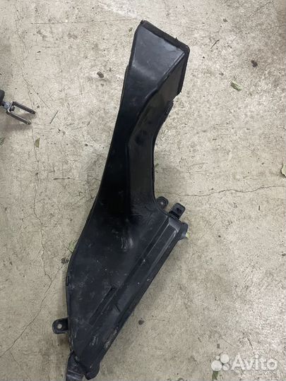 Воздухозаборник Lexus IS