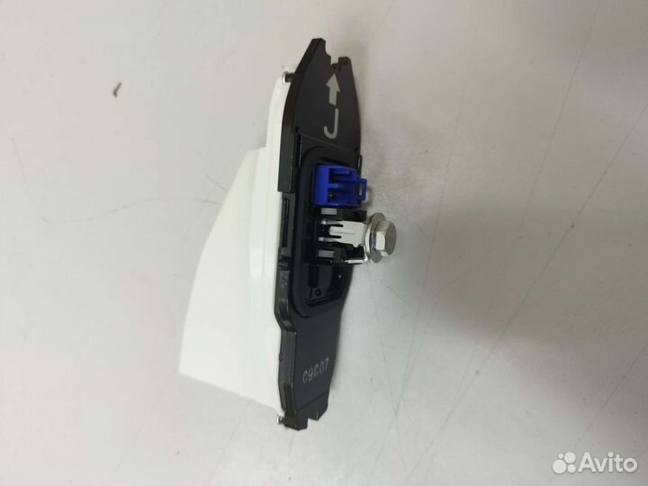 Автомобильная антенна на крышу