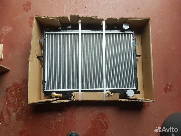Радиатор основной на mazda bongo SK82 F8
