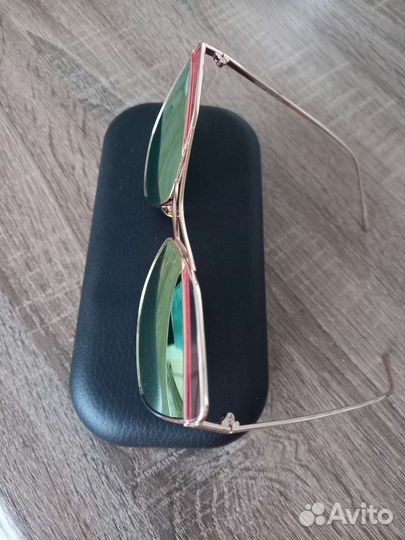 Солнцезащитные очки