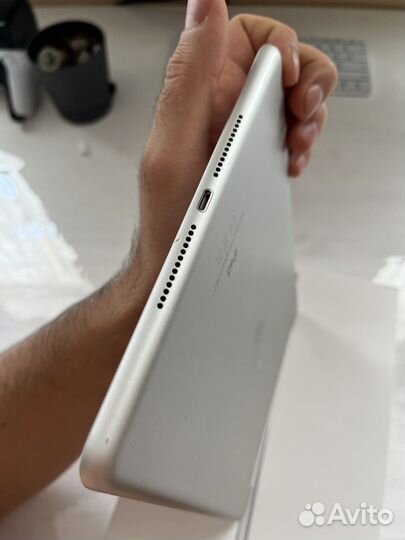 iPad (6го поколения)