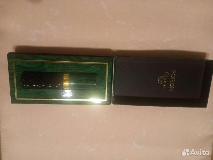 Пустые флаконы винтажных духов времен СССР