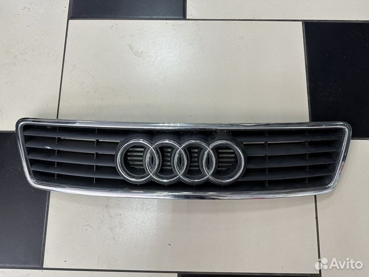 Решетка радиатора Audi A6 C5 4B0853651A