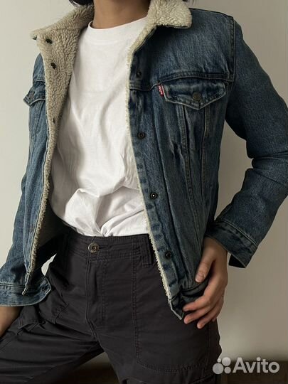 Джинсовая куртка levis