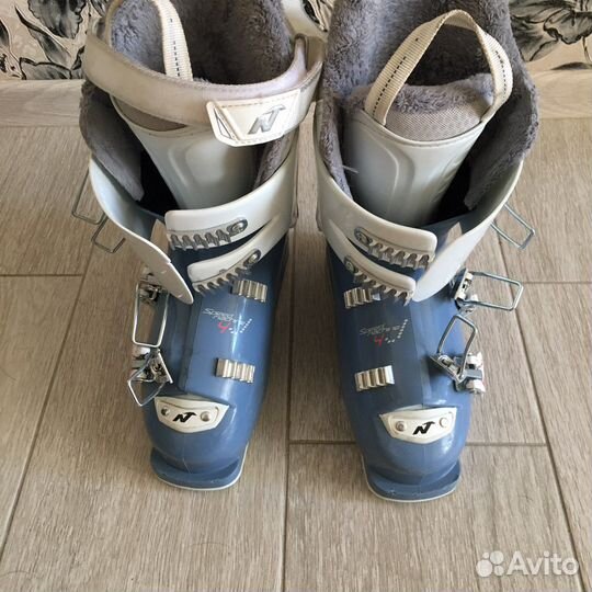 Горнолыжные ботинки детские 23 размер