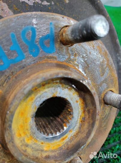 Кулак передний правый Mitsubishi Lancer 10 2010