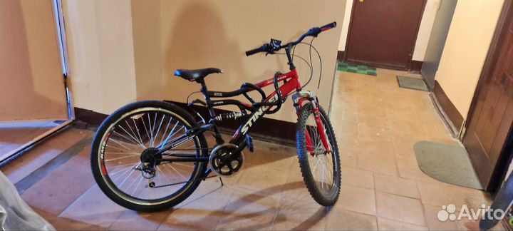 Велосипед городской красный подростковый