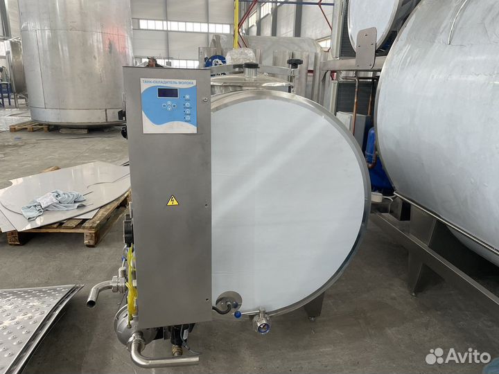 Охладитель молока 1000л
