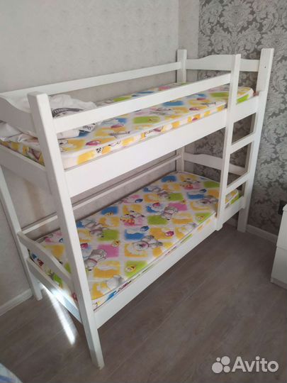 Кровать двухьярусная массив дерева