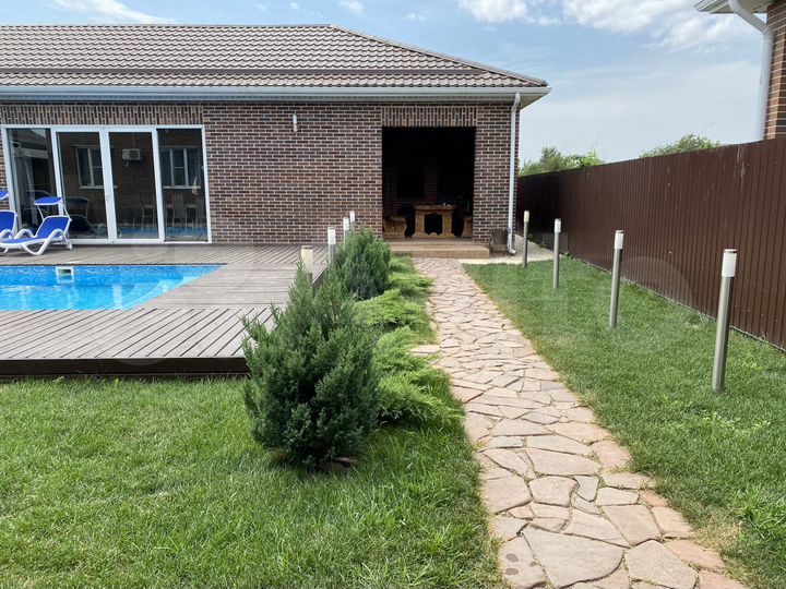 Дом 190 м² на участке 7 сот.