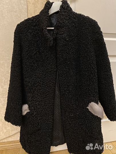 Шуба из каракуля черная