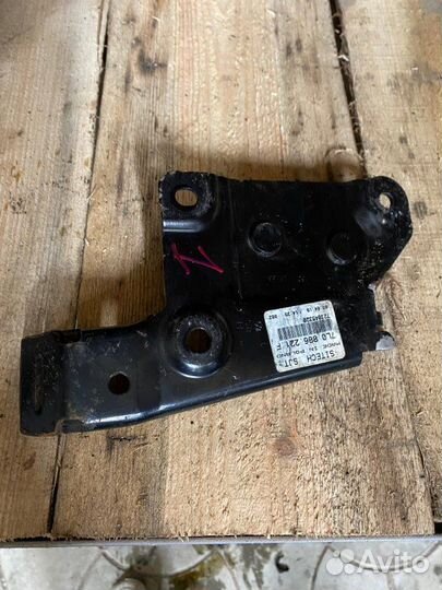 Б/У Крепление сиденья (рельсы, кронштейн) задний