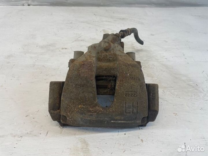 Суппорт передний левый Mazda 3 3 Z6A61564 2012