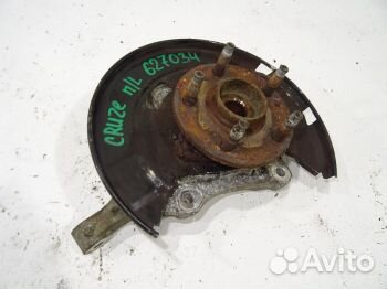 Кулак передний левый Опель