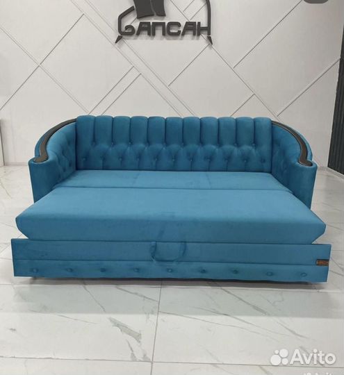 Диван на металлокаркасе