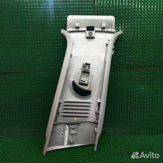 Обшивка стойки передняя левая верхняя Volkswagen