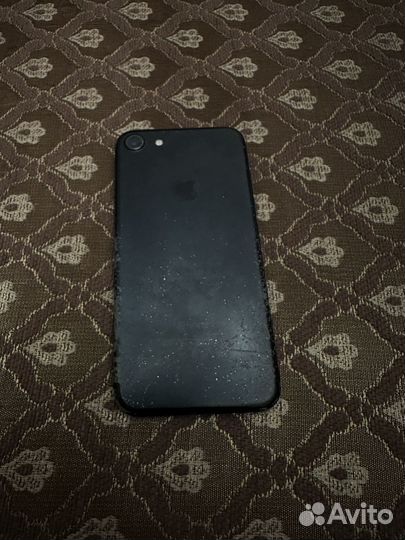 Телефон iPhone 7