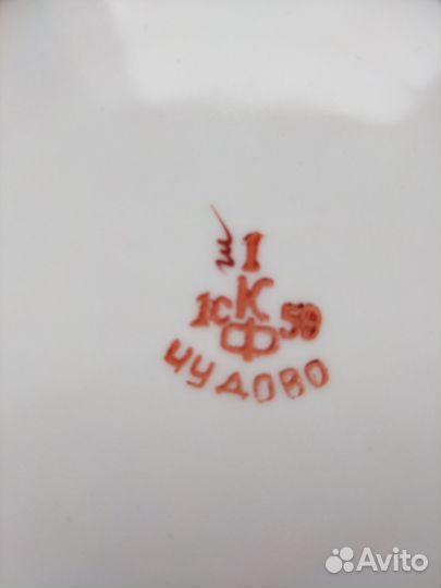 Чайные блюдца и тарелки десертные