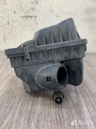 Корпус воздушного фильтра Opel Astra H 2004-2010