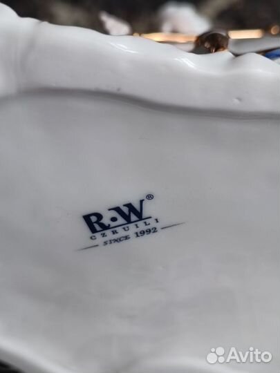 Статуэтка фарфор