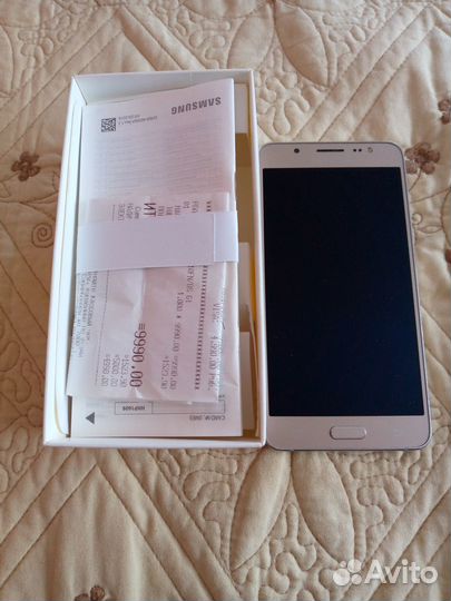 Телефон Самсунг J5