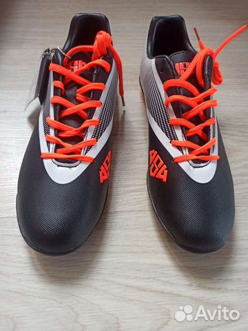 Футбольные бутсы