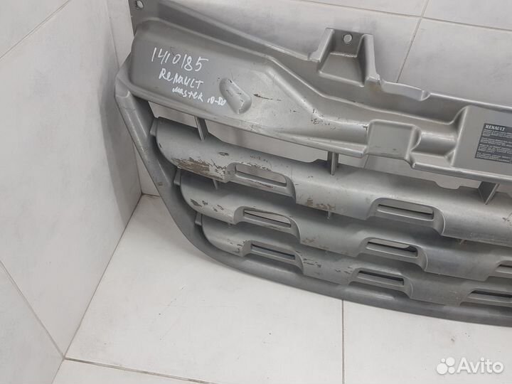 Решетка радиатора Renault Master