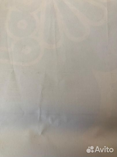 Банер б/у 2*2 м с люверсами