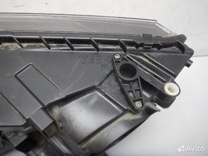 Фара правая Skoda Octavia