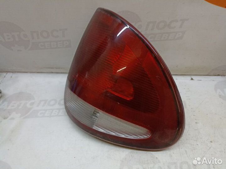 Фонарь задний левый Chrysler Voyager RG 2000-2008