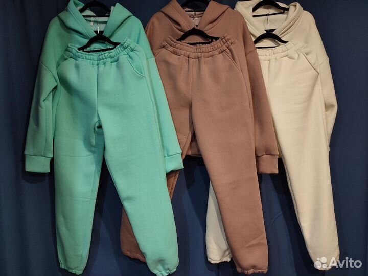 Спортивный костюм женский