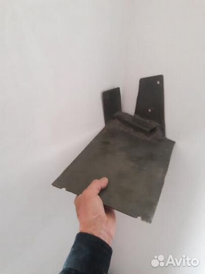 Угловые металлические полки