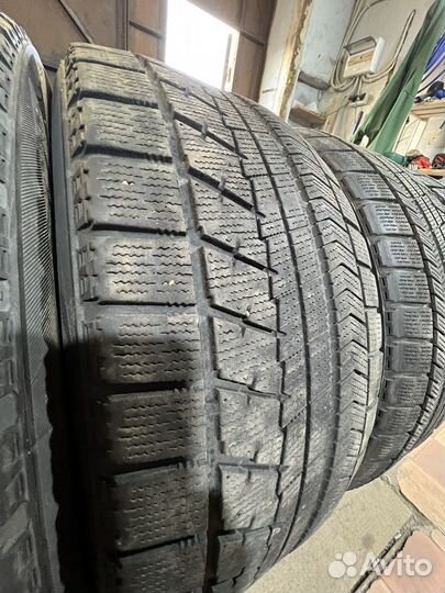 Bridgestone Blizzak VRX 245/45 R18