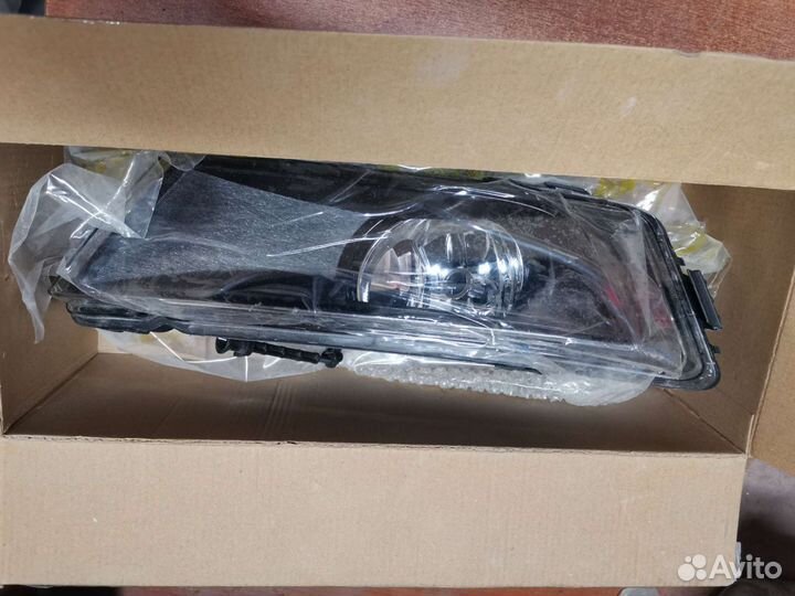 Фара противотуманная правая Skoda Octavia 3 A7