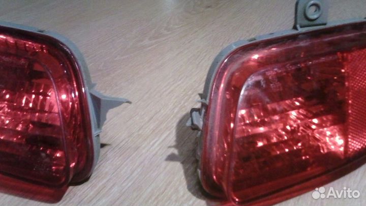 Продаю противотуманки задние на киа венга