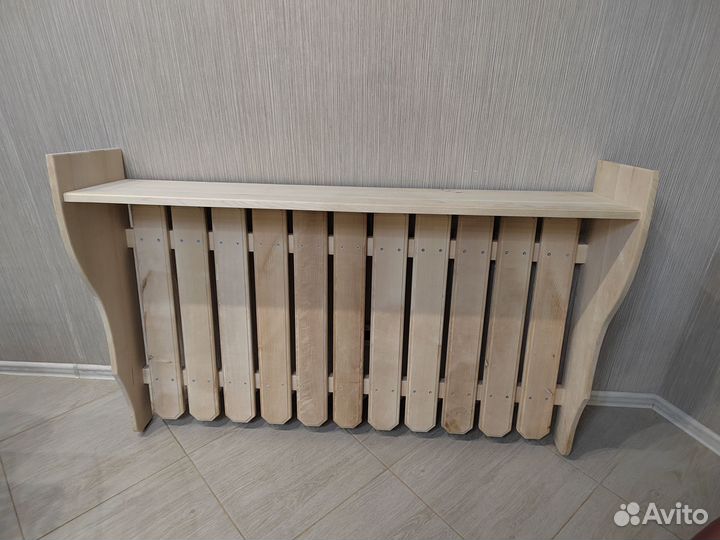 Вешалка, настенная,деревянная с полкой