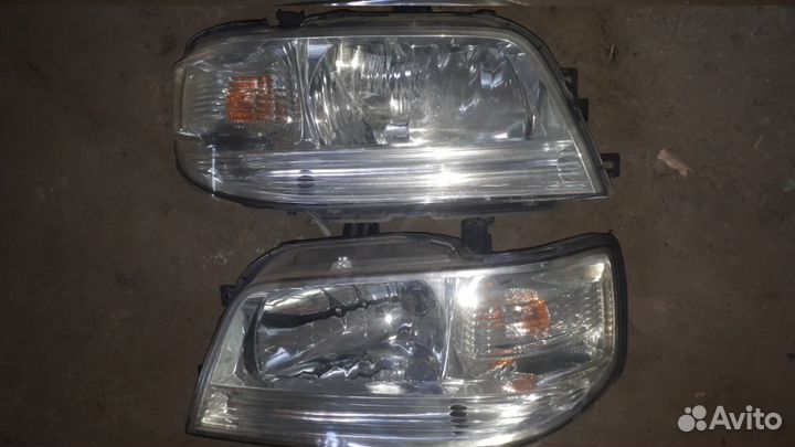 Фара ниссан куб,ксенон