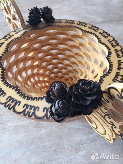 Деревянная декоративная корзиночка ручной работы