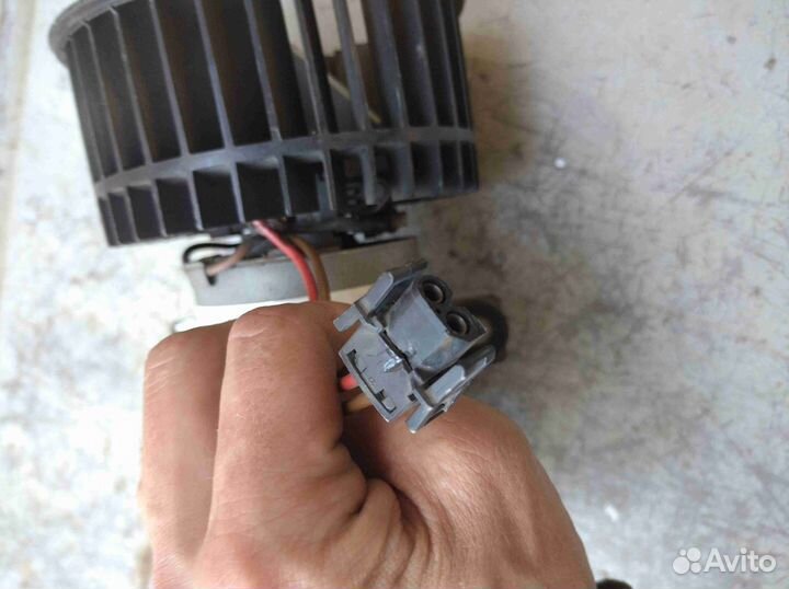 Моторчик отопителя Бмв е34