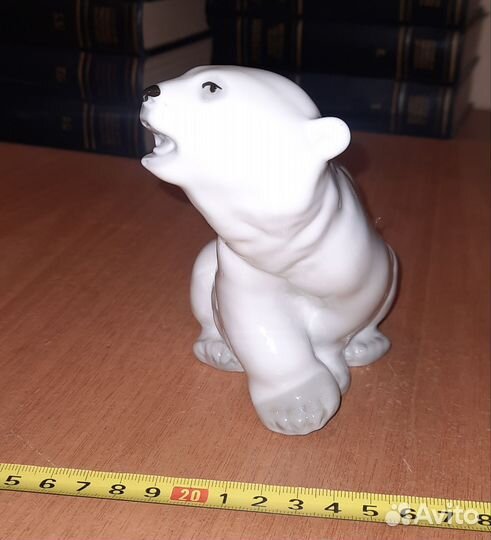 Статуэтка Белый медведь, лфз, фарфор, трещина