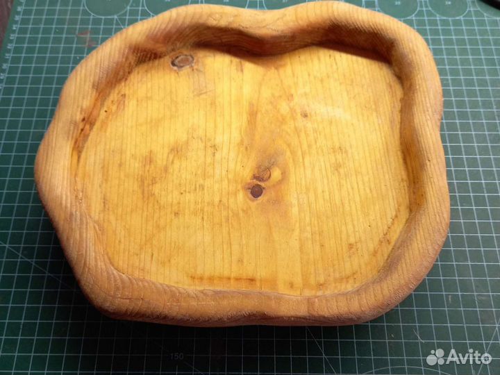 Блюдо из дерева