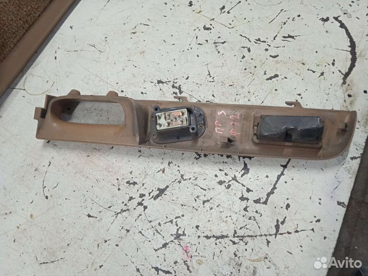 Кнопка стеклоподъёмника задняя R Ford Explorer 2