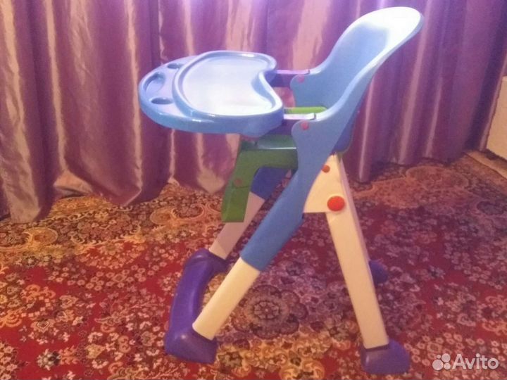 Детский стульчик для кормления