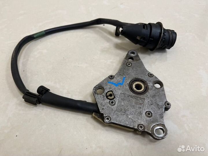 Датчик положения селектора АКПП Bmw 523I E39 M52