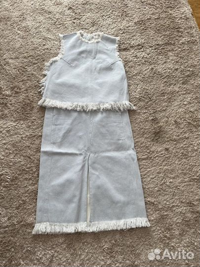 Джинсовый костюм с юбкой