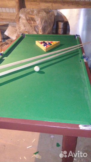 Бильярдный стол