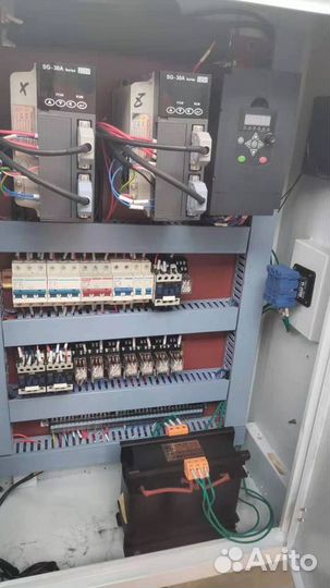 Токарный станок с чпу